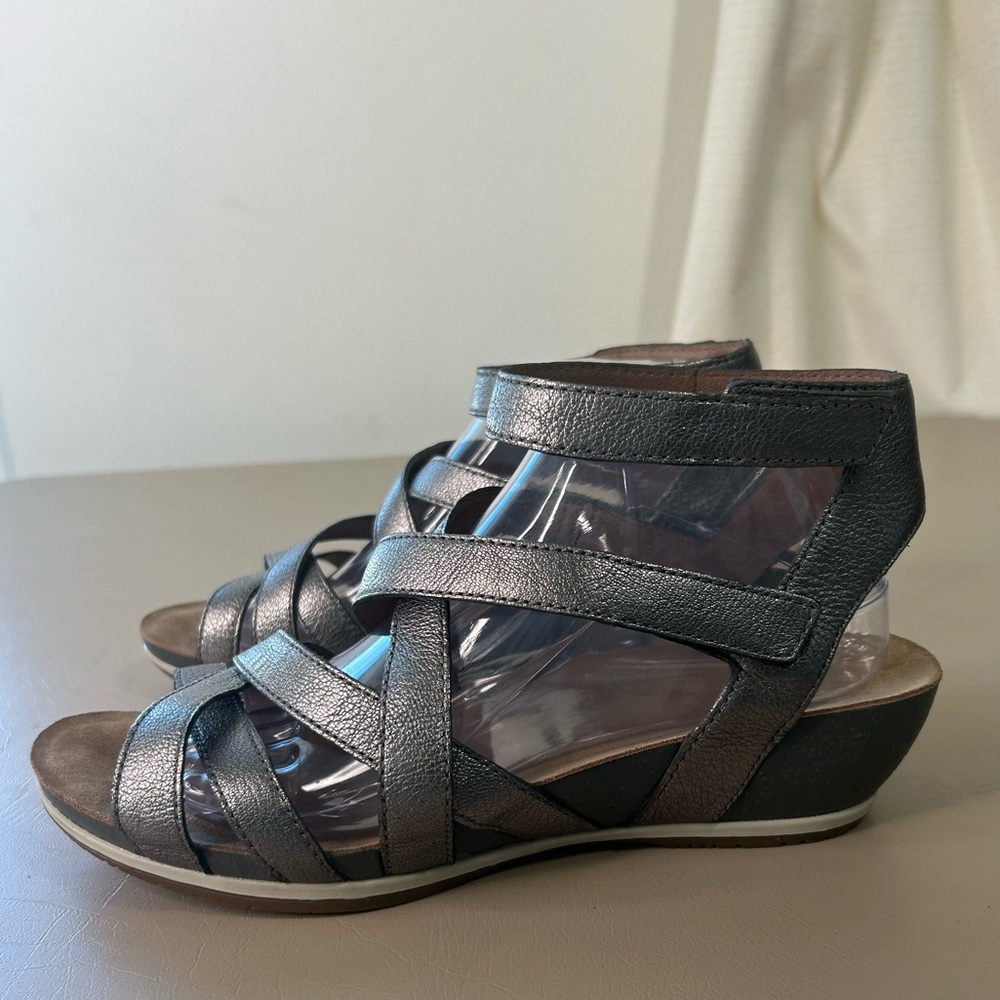 Dansko Veruca Graphite Nappa Sandal Metallic Leather Strappy Wedge SZ41 10.5/11 - Picture 7 of 13